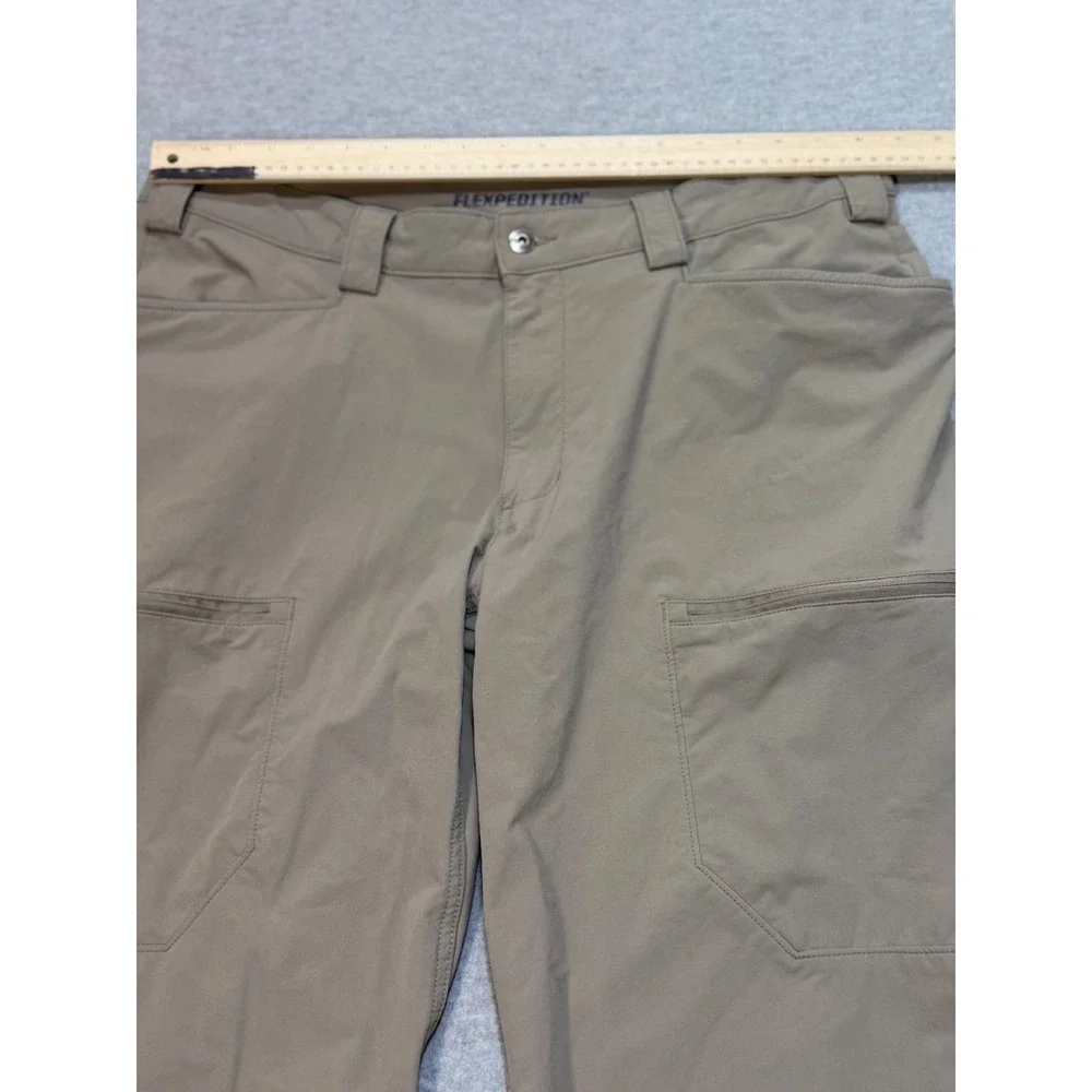 Duluth Trading Co Flexpedition Mens 38x32 Khaki Tan Stretch Cargo Hiking Pants